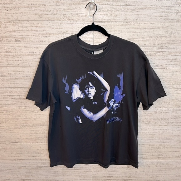 Jenna Ortega Wednesday T-Shirt - Picture 2 of 7